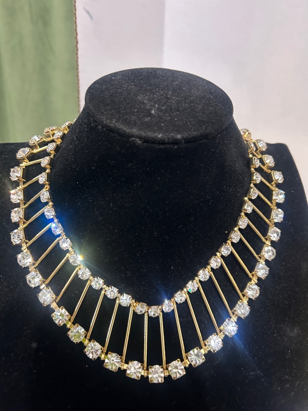 Vintage style Scassi brand gold-tone necklace features ladder design - Picture 3 of 3